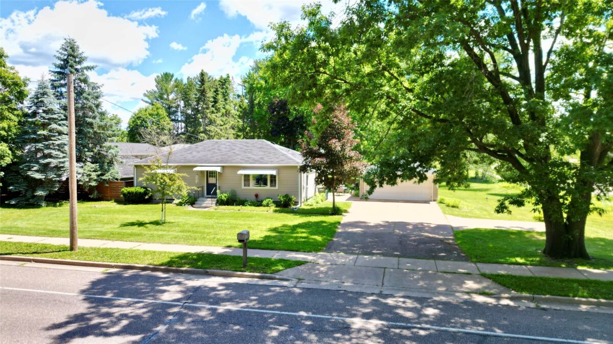 3719 Rudolph Road, Eau Claire WI 54701 - Residential house for sale - MLS #1602578 - image2