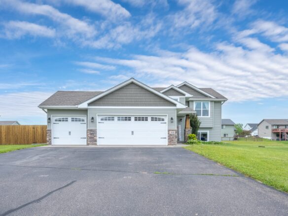 388 Dakota Avenue, Roberts WI 54023 - Residential house for sale - MLS #1601764 - image1