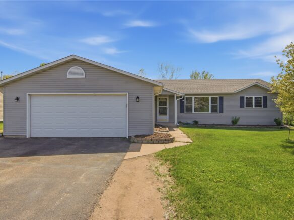 4059 116th Street, Chippewa Falls WI 54729 - Residential house for sale - MLS #1601175 - image1