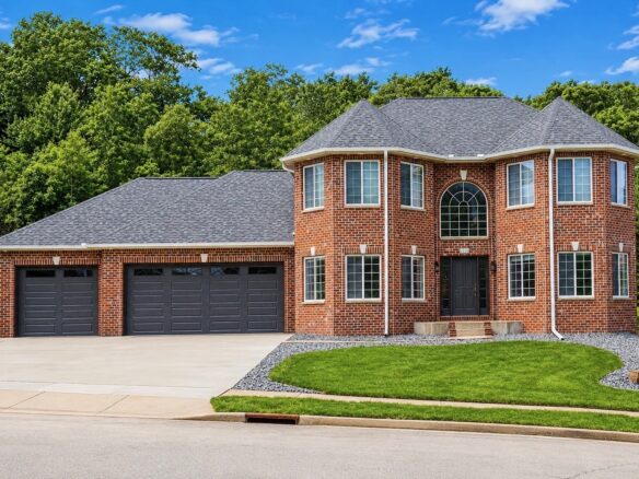 4712 Oakwood Hills Parkway, Eau Claire WI 54701 - Residential house for sale - MLS #1601303 - image1
