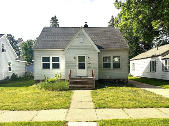515 Oak Street, Spooner WI 54801 - Residential house for sale - MLS #1601745 - image1