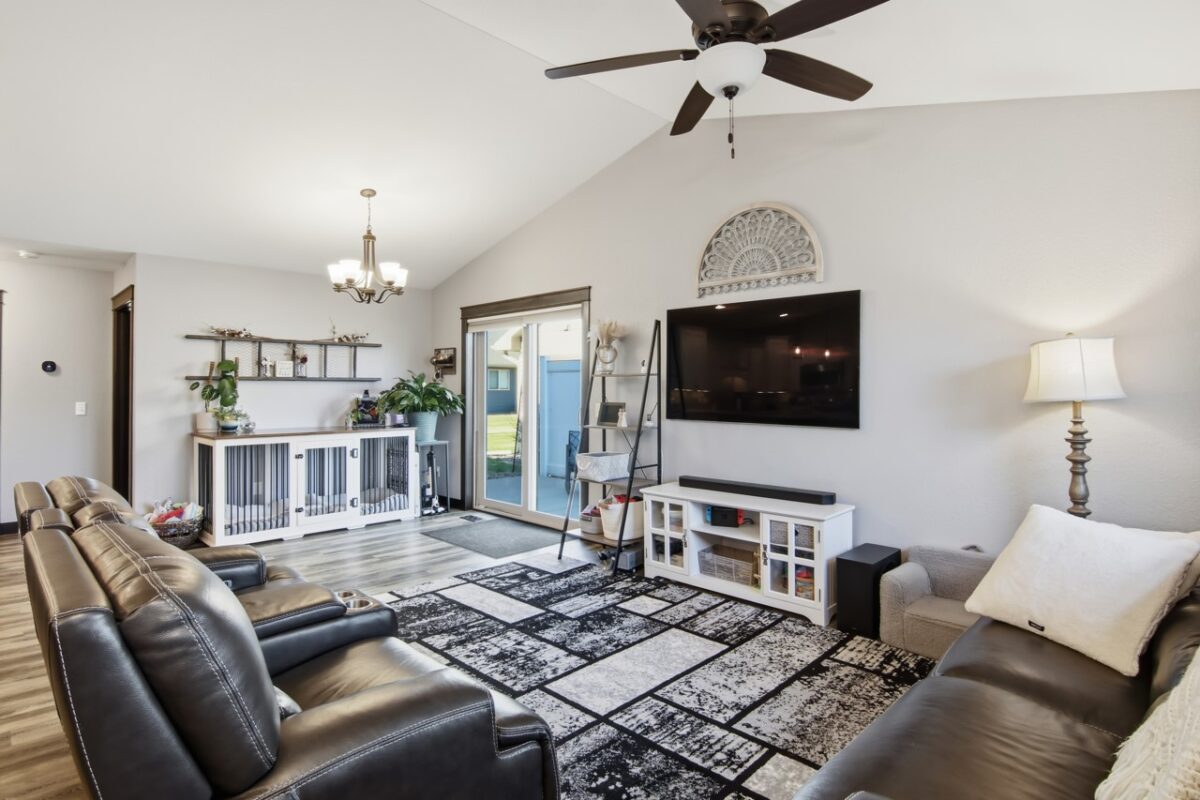 5642 Green Park Drive, Eau Claire WI 54703 - Residential house for sale - MLS #1600373 - image2