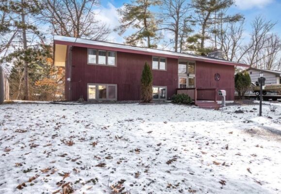607 Cross Avenue Amery WI 54001