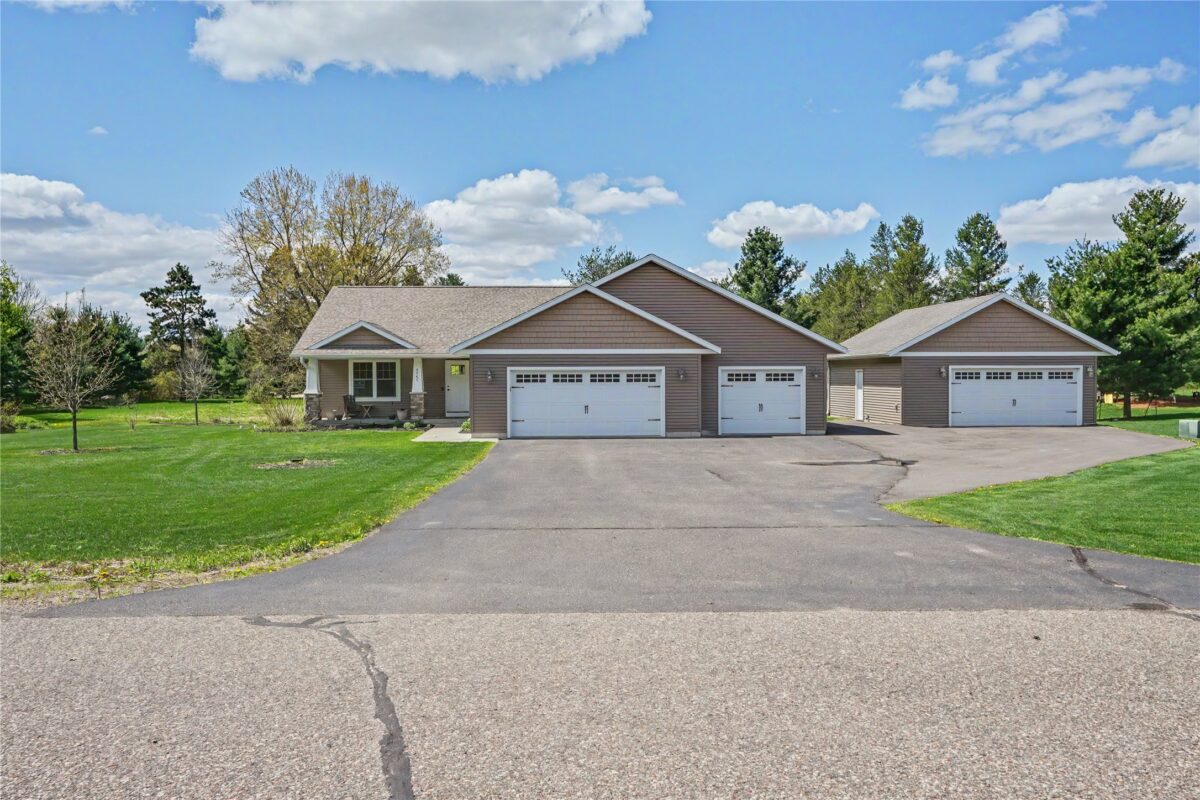 6860 Willow Creek Road, Eau Claire WI 54701 - Residential house for sale - MLS #1599243 - image2
