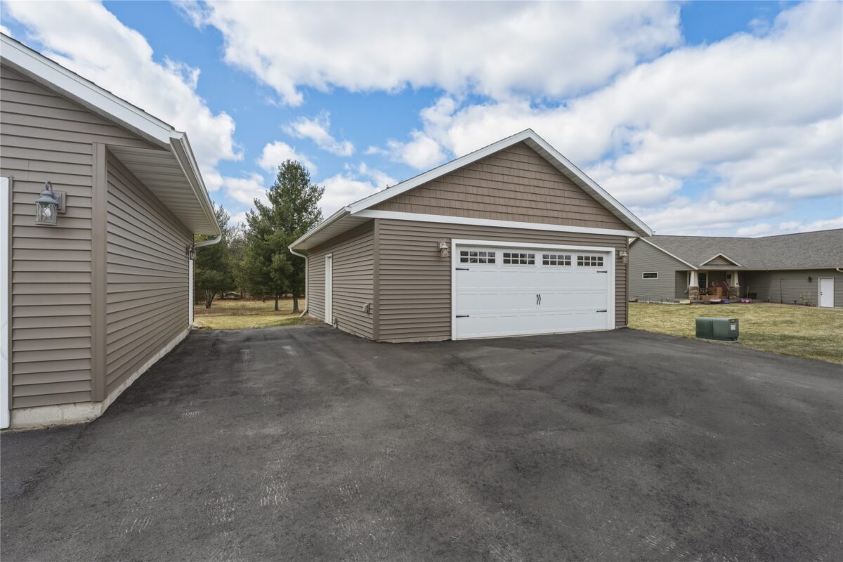 6860 Willow Creek Road, Eau Claire WI 54701 - Residential house for sale - MLS #1599243 - image38