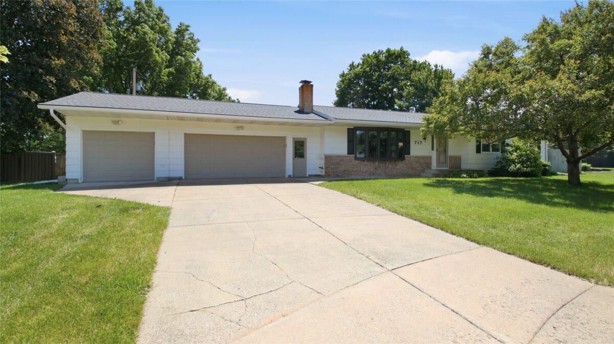 717 Buffington Court, Eau Claire WI 54703 - Residential house for sale - MLS #1600051 - image2