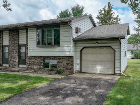 816-818 Dorbe Street, Eau Claire WI 54701 - ResidentialIncome house for sale - MLS #1602363 - image1