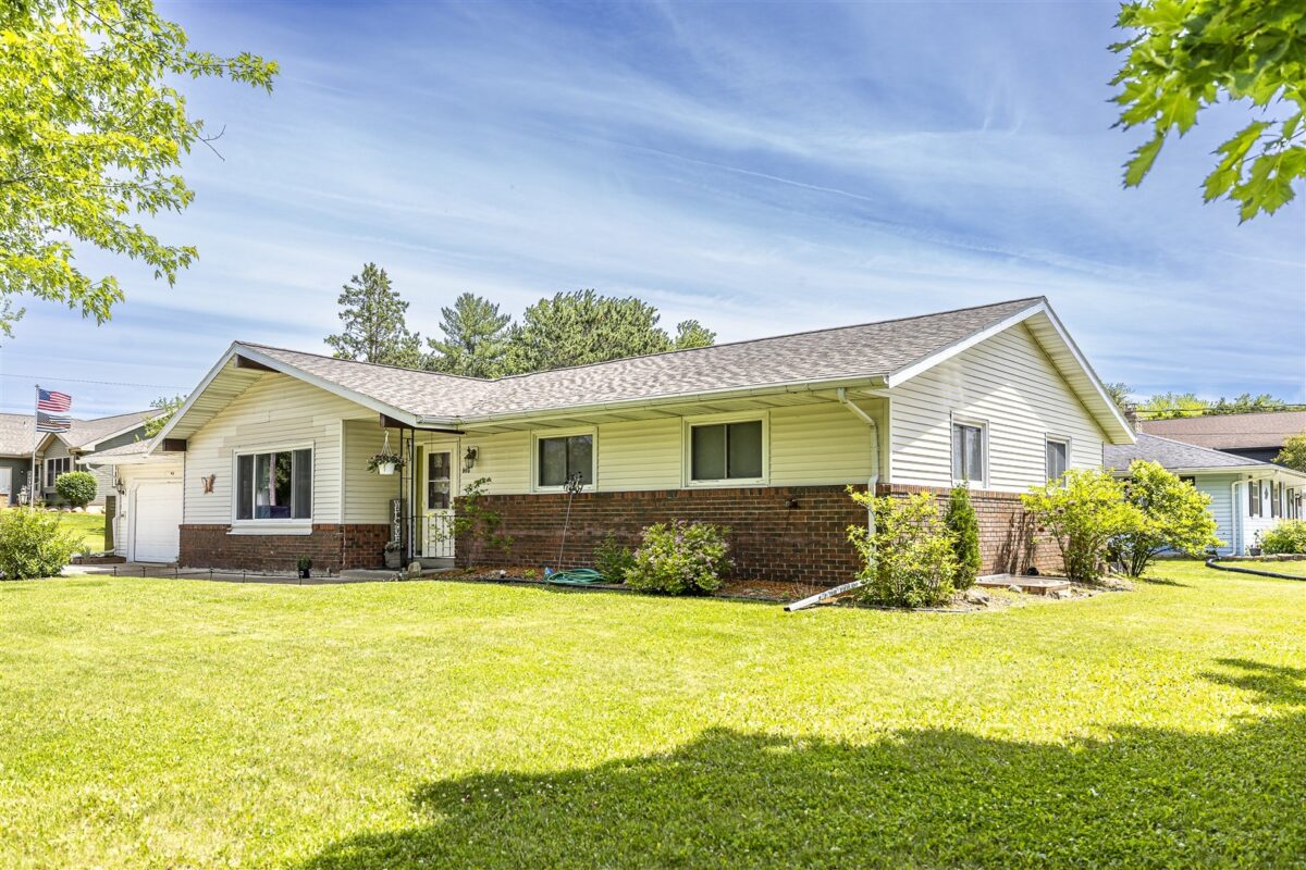 905 Forrest Street, Black River Falls WI 54615 - Residential house for sale - MLS #1602279 - image2