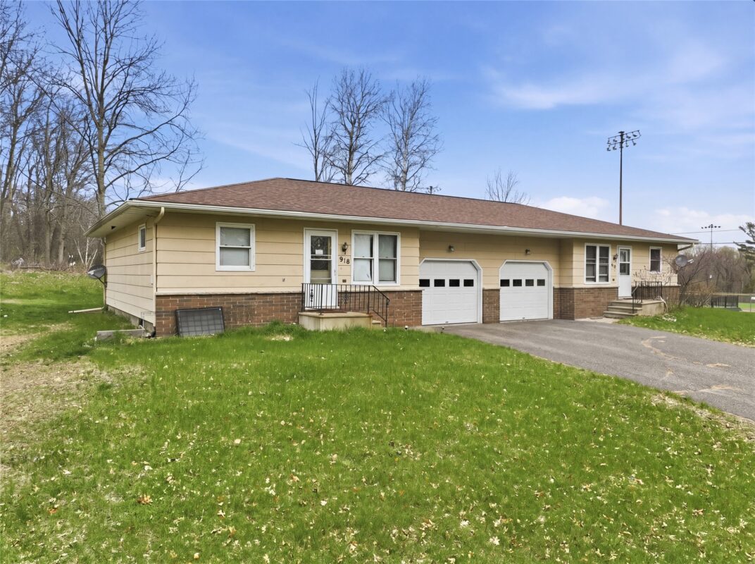 916-918 Michigan Street, Spooner WI 54801 - ResidentialIncome house for sale - MLS #1602379 - image2