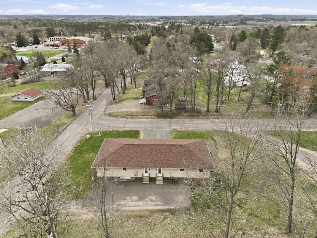 916-918 Michigan Street, Spooner WI 54801 - ResidentialIncome house for sale - MLS #1602379 - image4