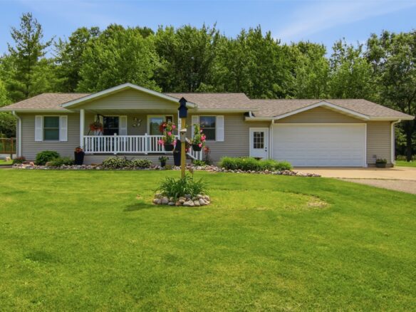 E10725 US Hwy 12, Fall Creek WI 54742 - Residential house for sale - MLS #1602297 - image1