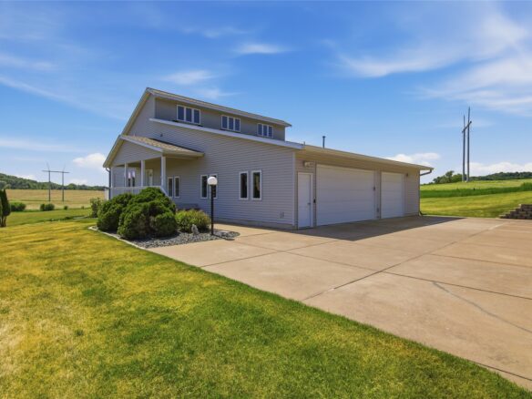 E4948 429th Ave, Menomonie WI 54751 - Residential house for sale - MLS #1601988 - image1