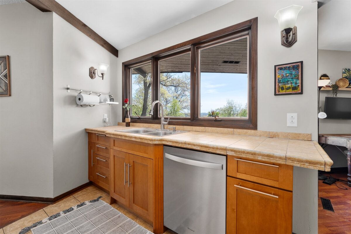 E655 Woodridge Drive, Eau Claire WI 54701 - Residential house for sale - MLS #1600907 - image17