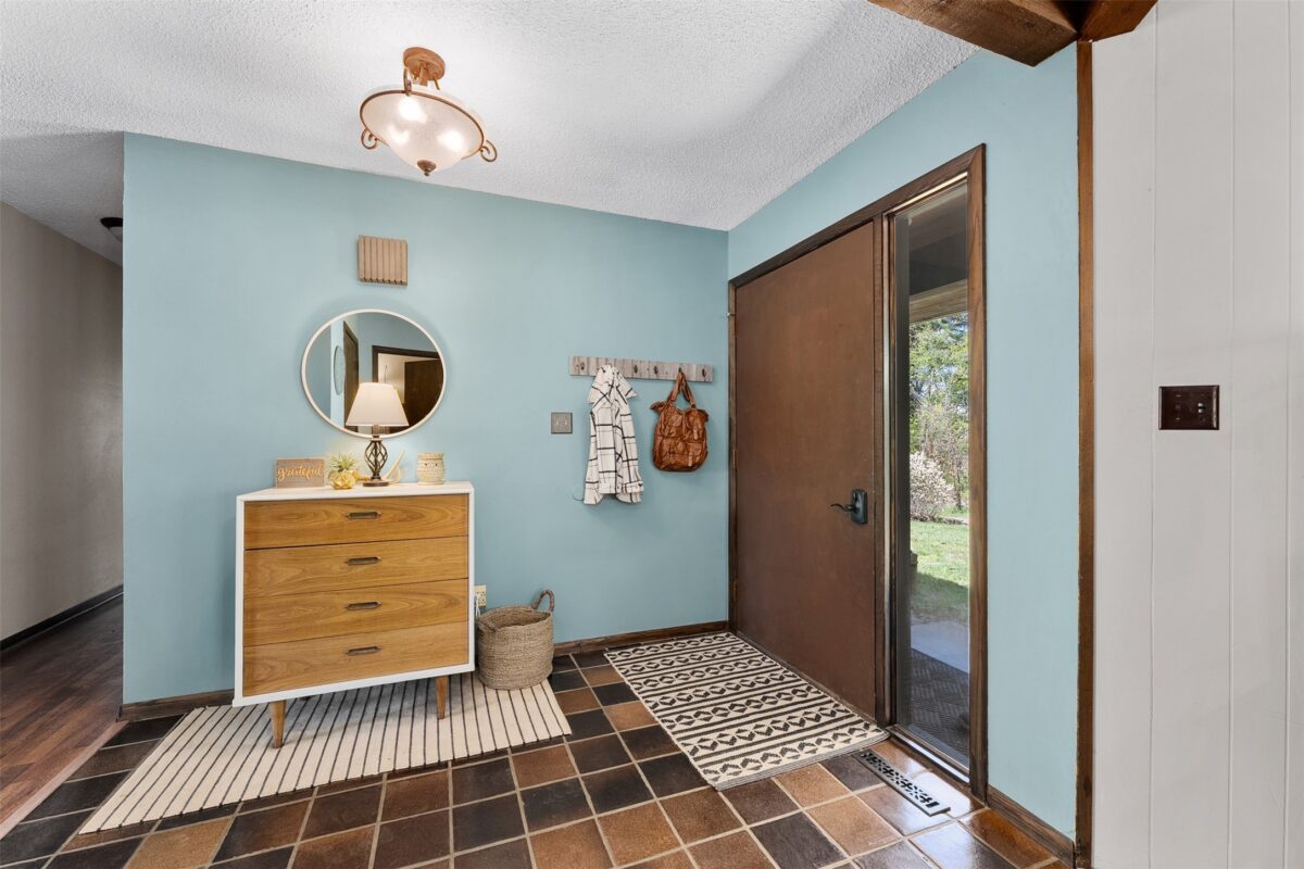 E655 Woodridge Drive, Eau Claire WI 54701 - Residential house for sale - MLS #1600907 - image4