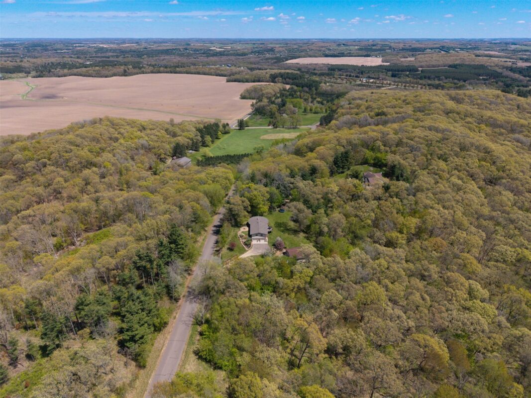 E655 Woodridge Drive, Eau Claire WI 54701 - Residential house for sale - MLS #1600907 - image54