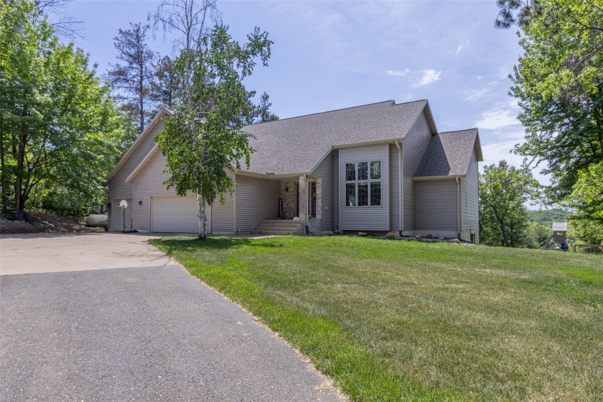 N1698 945th Street, Eau Claire WI 54701 - Residential house for sale - MLS #1601131 - image2