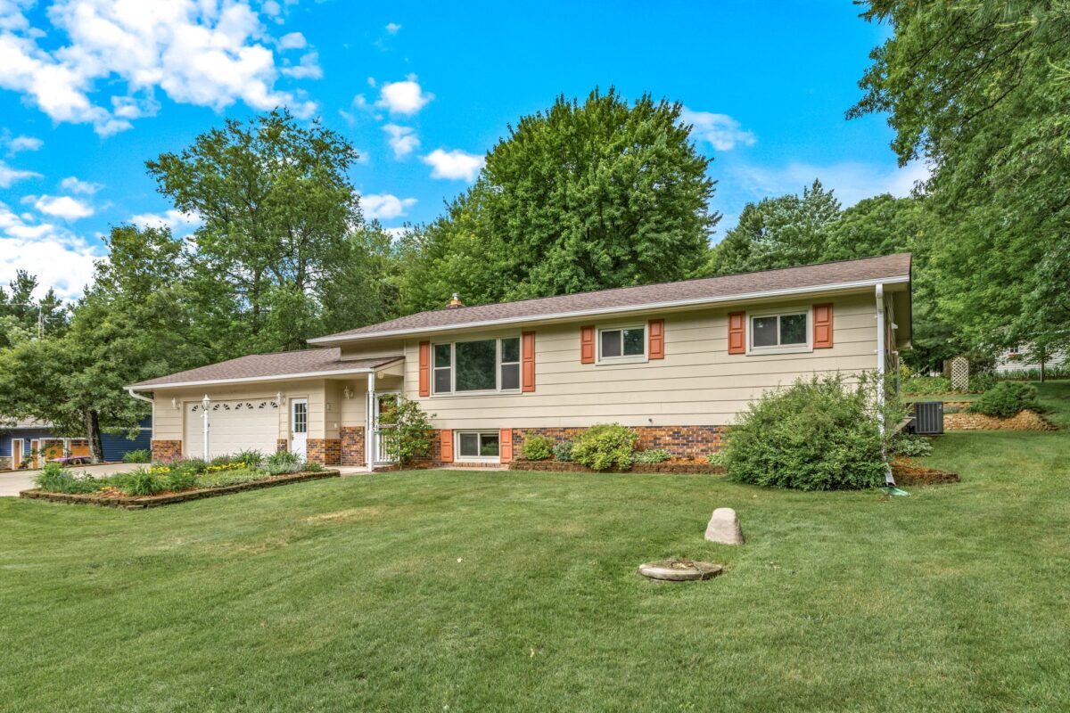 S8250 Todd Road, Eau Claire WI 54701 - Residential house for sale - MLS #1602418 - image2