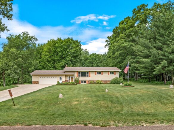 S8250 Todd Road, Eau Claire WI 54701 - Residential house for sale - MLS #1602418 - image1