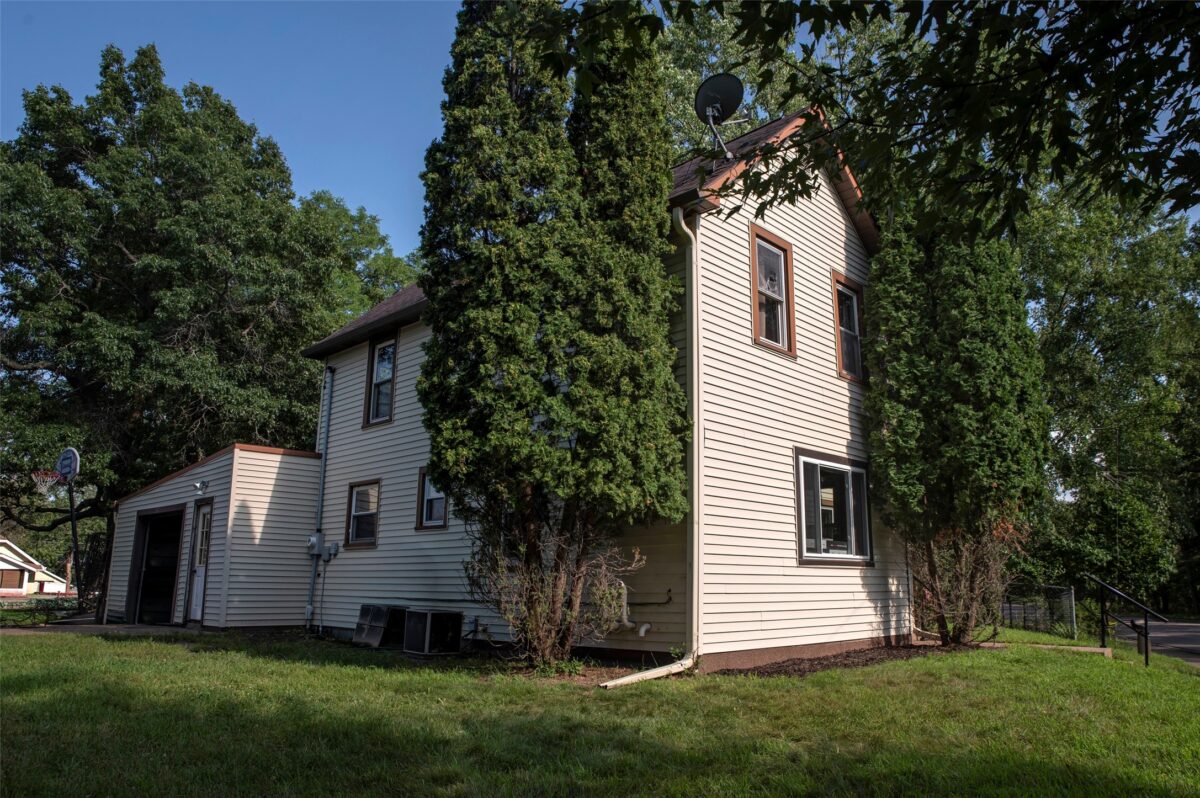 1015 Sheridan Road, Eau Claire WI 54703 - Residential house for sale - MLS #1603466 - image2