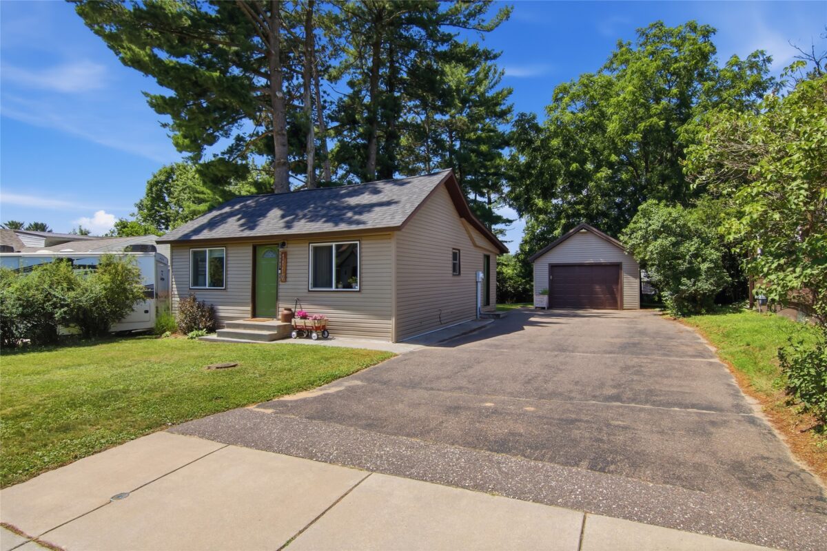 1110 Andover Avenue, Eau Claire WI 54703 - Residential house for sale - MLS #1603038 - image3