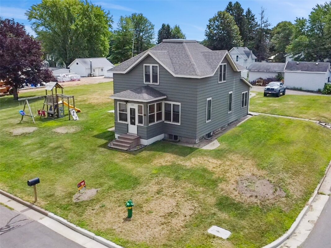 1305 Warren Street, Chippewa Falls WI 54729 - Residential house for sale - MLS #1603563 - image3