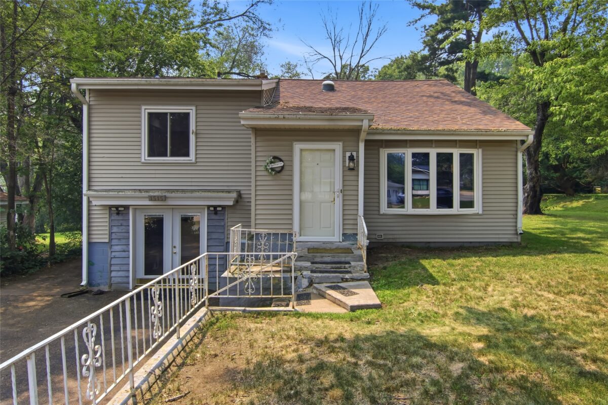 1515 Hillsdale Road, Eau Claire WI 54703 - Residential house for sale - MLS #1603396 - image2