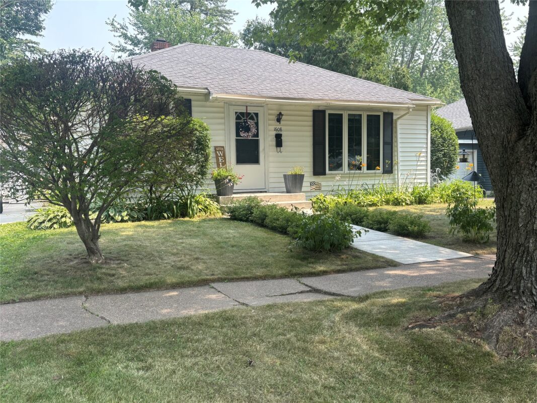 1608 Douglas Street, Menomonie WI 54751 - Residential house for sale - MLS #1603337 - image2