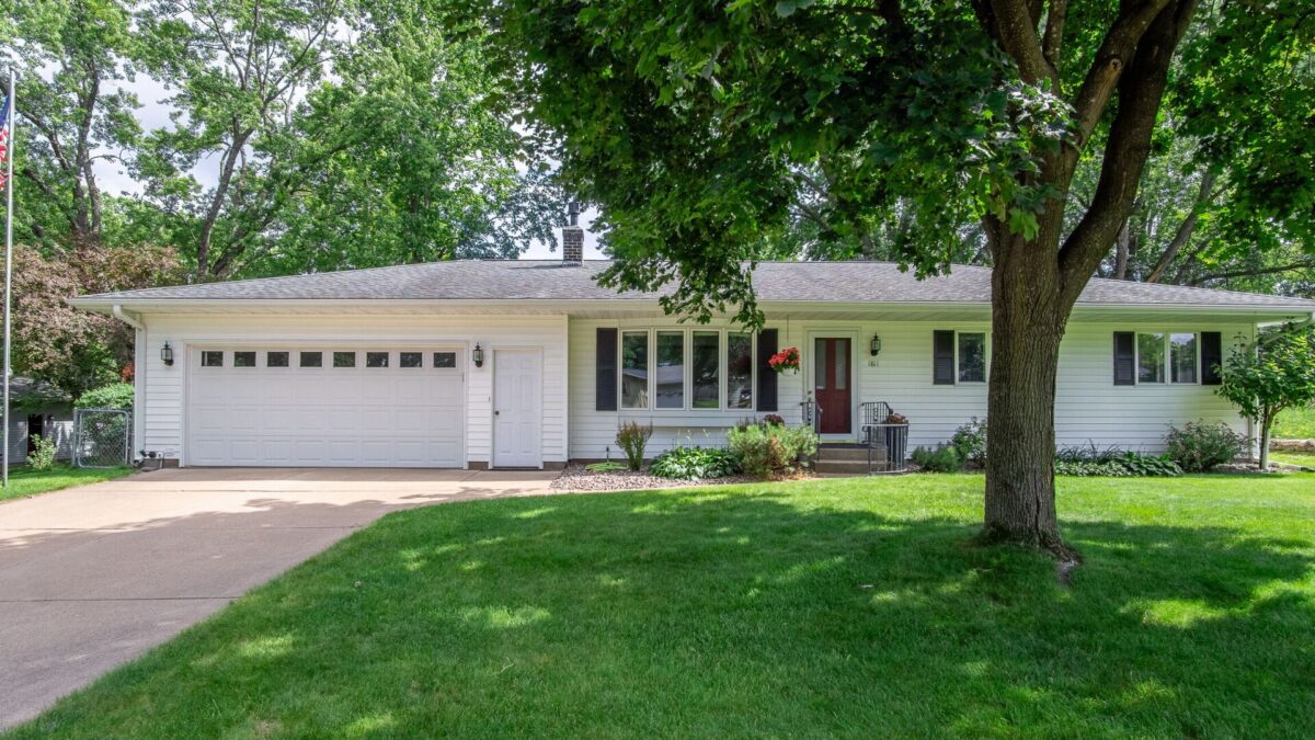 1811 Grandview Drive, Eau Claire WI 54703 - Residential house for sale - MLS #1602749 - image2