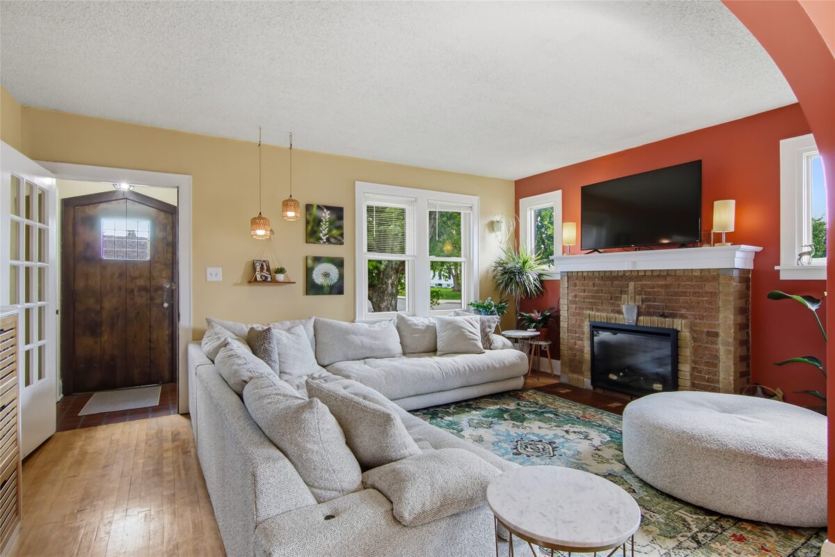 1902 Hogeboom Avenue, Eau Claire WI 54701 - Residential house for sale - MLS #1602521 - image2