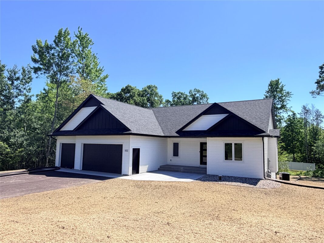 1921 Legacy Drive, Eau Claire WI 54703 - Residential house for sale - MLS #1601871 - image28