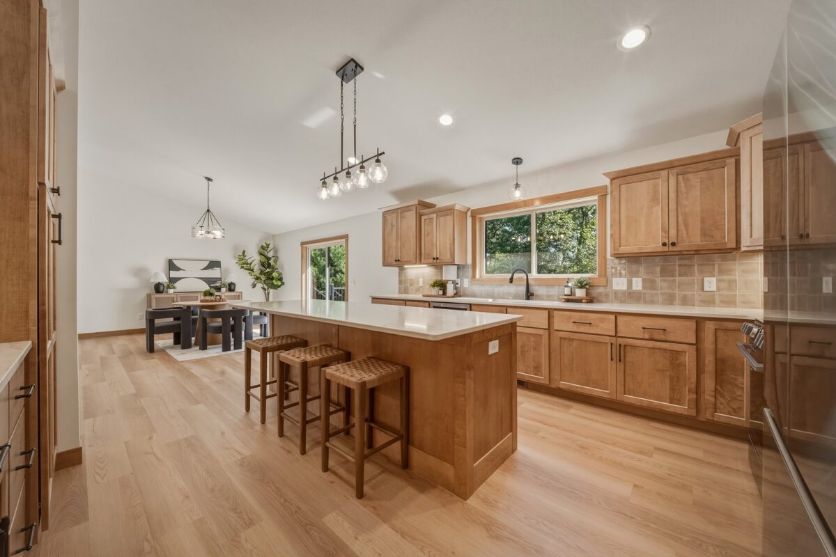 1949 Legacy Drive, Eau Claire WI 54703 - Residential house for sale - MLS #1598984 - image2