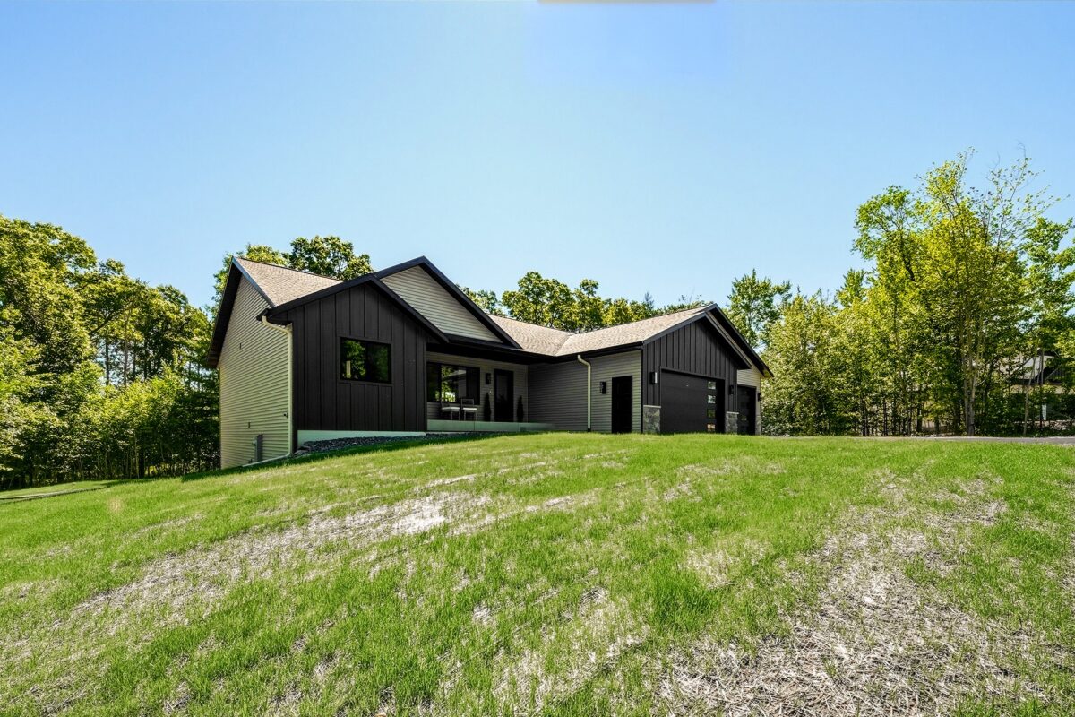 1949 Legacy Drive, Eau Claire WI 54703 - Residential house for sale - MLS #1598984 - image55