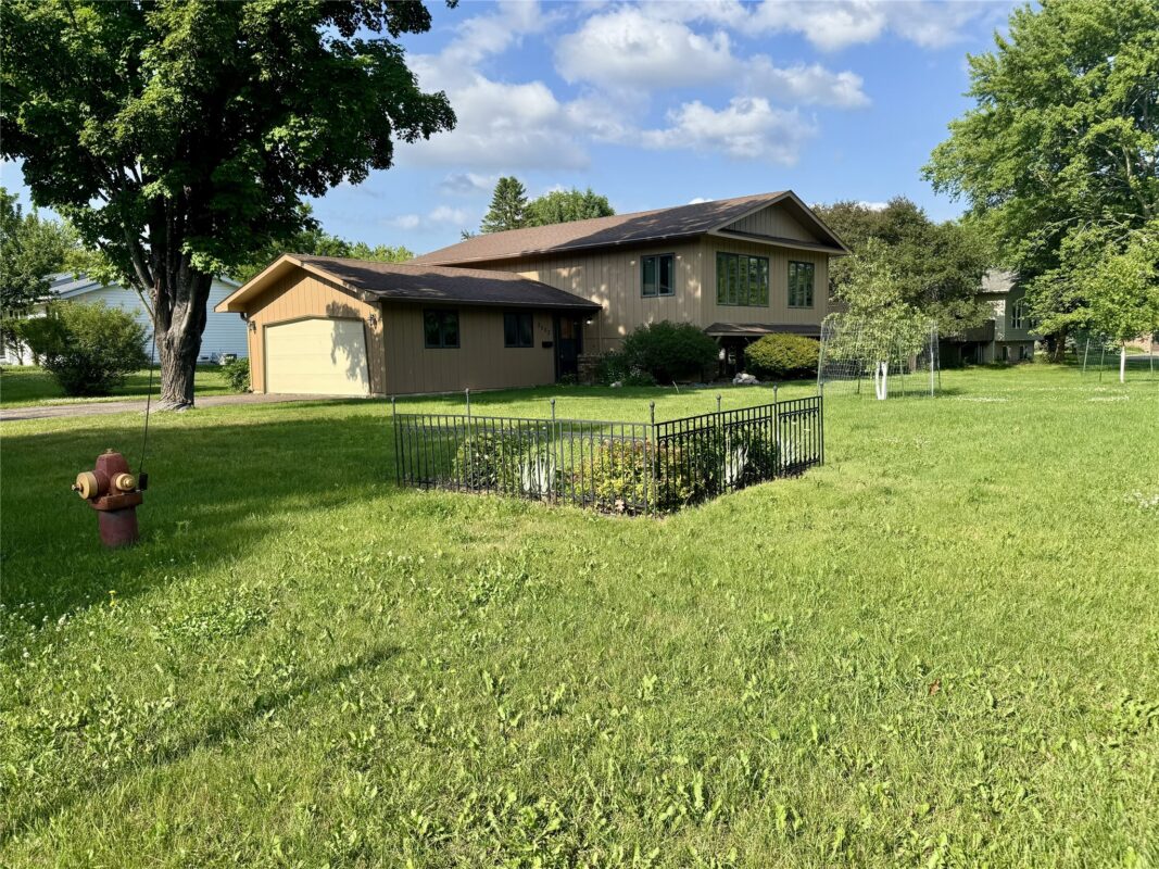 2003 4th Avenue, Menomonie WI 54751 - Residential house for sale - MLS #1602828 - image2