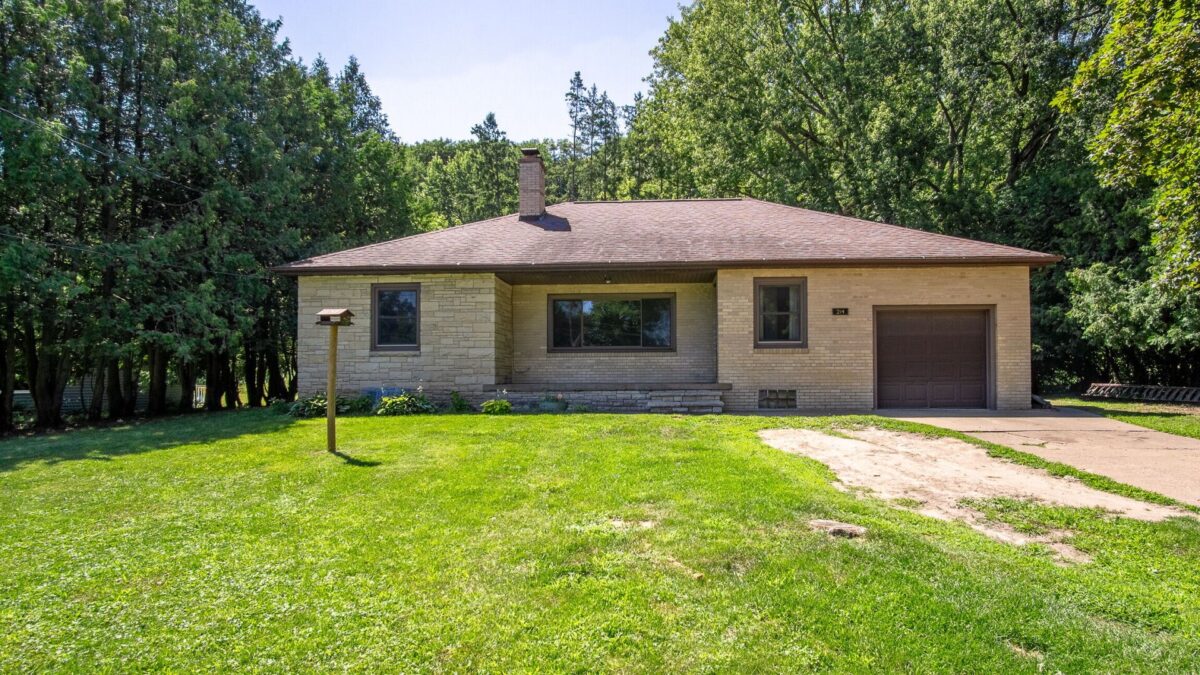 214 Mt. Washington Street, Eau Claire WI 54703 - Residential house for sale - MLS #1603245 - image2