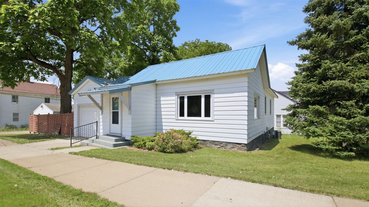 222 Grand Avenue, Chippewa Falls WI 54729 - Residential house for sale - MLS #1602755 - image2