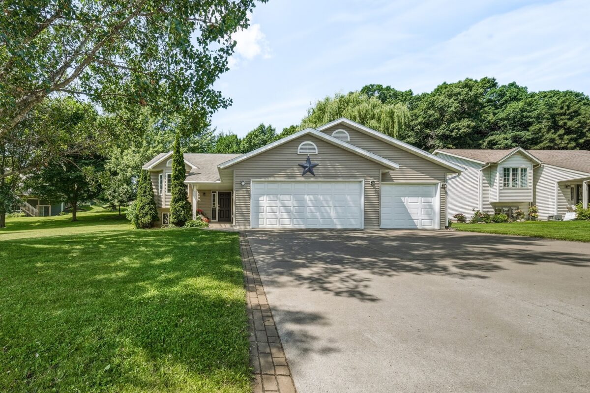 232 Lamans Lane, Eau Claire WI 54703 - Residential house for sale - MLS #1602970 - image2