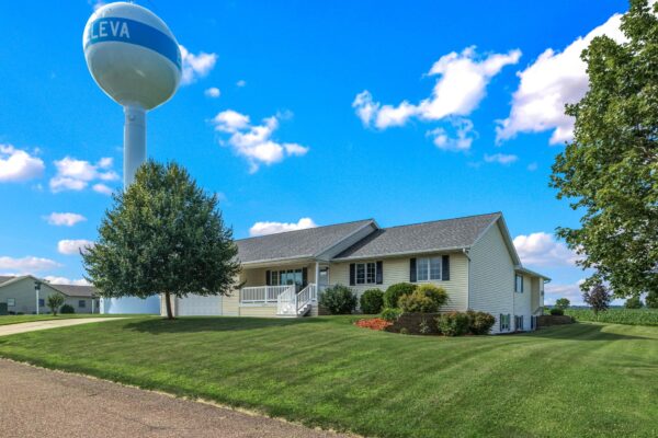 26240 W 3rd Avenue Eleva WI 54738