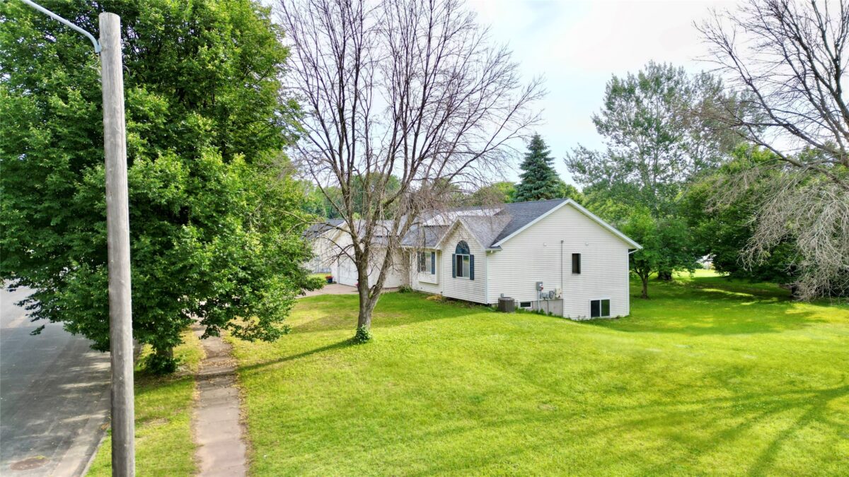 2725 Diane Lane, Eau Claire WI 54703 - Residential house for sale - MLS #1602690 - image3