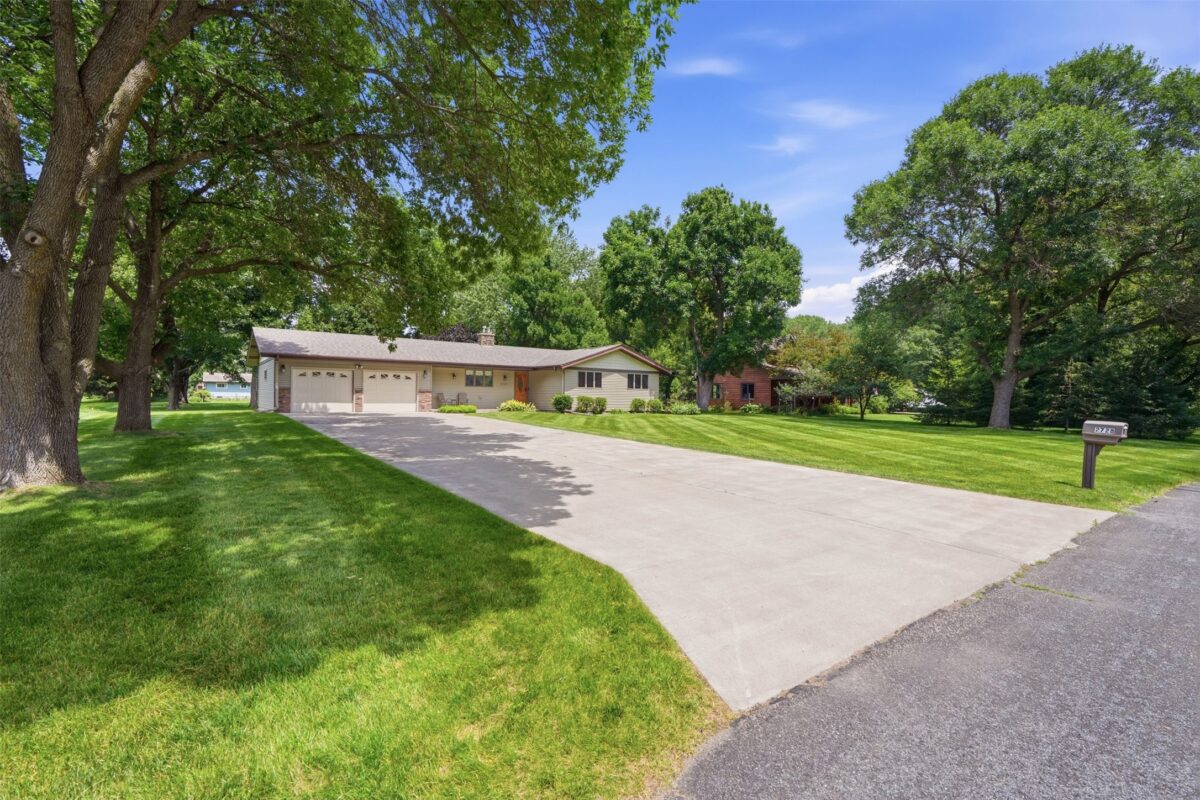 2728 Deblene Lane, Eau Claire WI 54703 - Residential house for sale - MLS #1602750 - image2