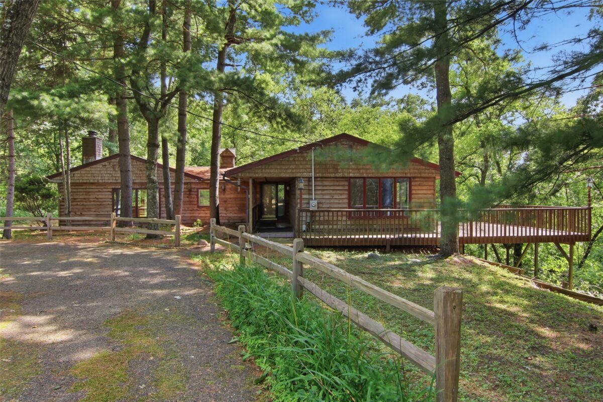 3153 Deerfield Road, Eau Claire WI 54701 - Residential house for sale - MLS #1603599 - image2