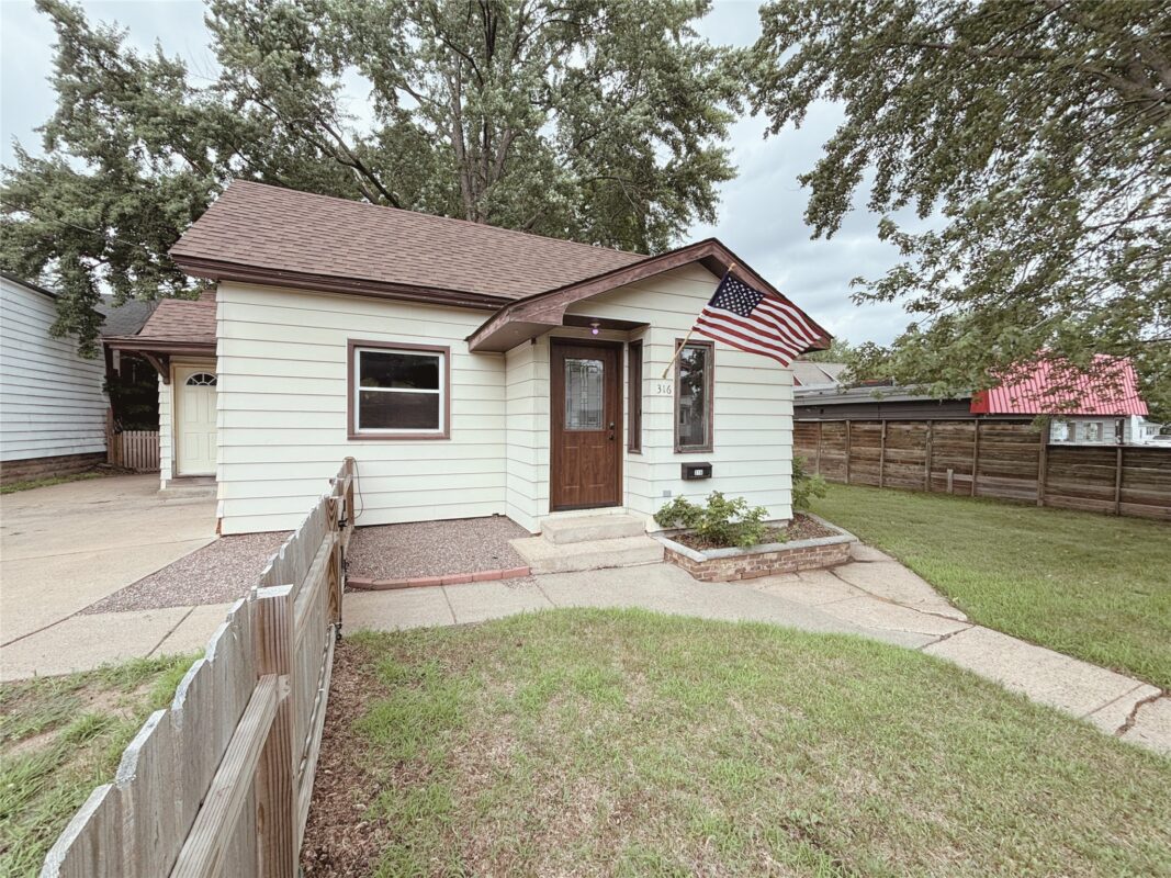 316 Vine Street, Eau Claire WI 54703 - Residential house for sale - MLS #1603426 - image2