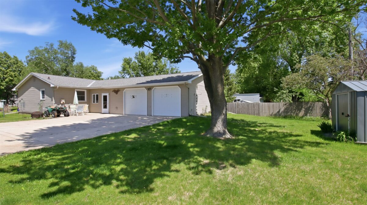 3201 Lotus Street, Eau Claire WI 54703 - Residential house for sale - MLS #1601813 - image2
