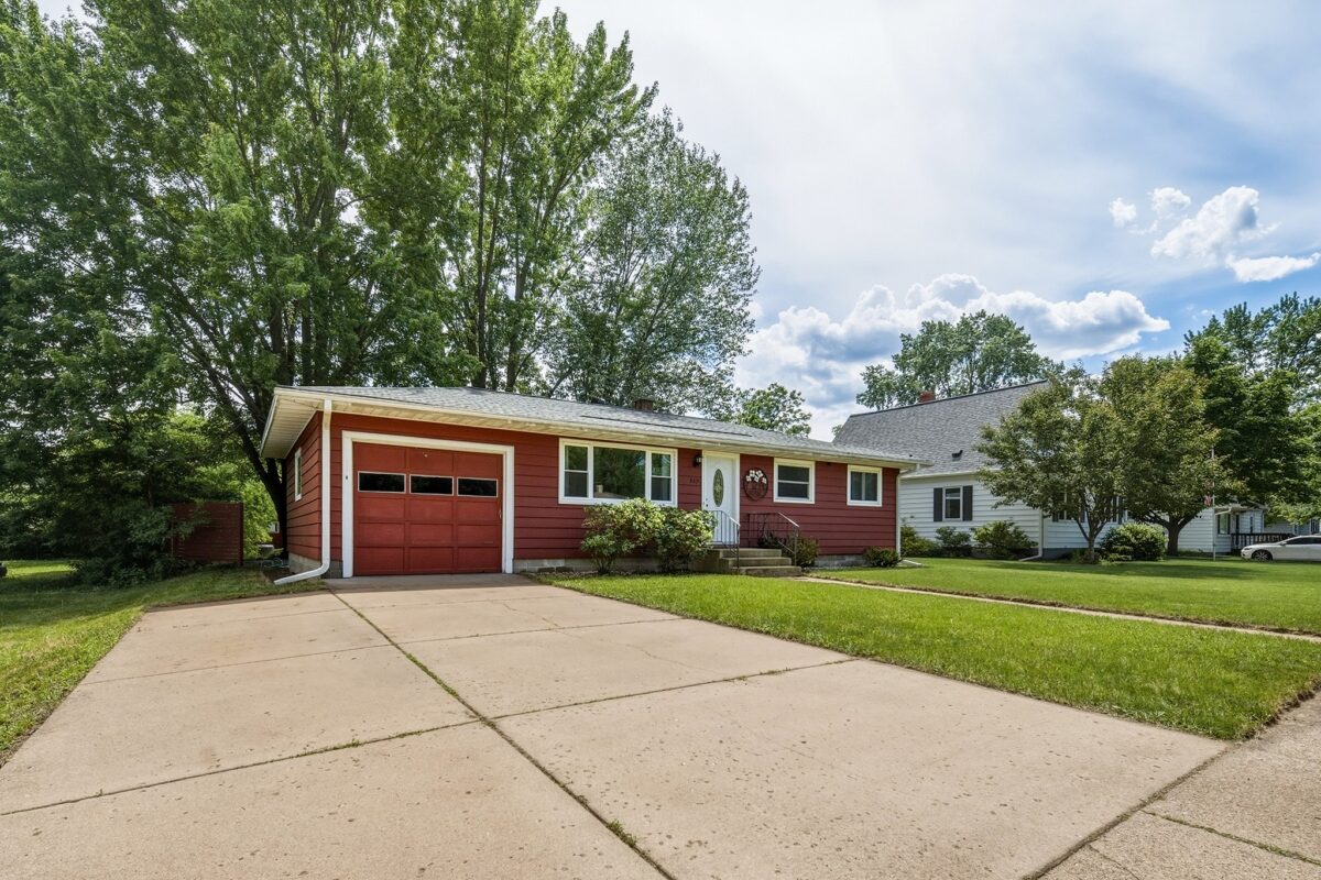 325 Selma Street, Eau Claire WI 54703 - Residential house for sale - MLS #1602312 - image2