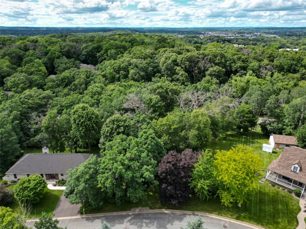 3912 Woodcrest Court, Eau Claire WI 54701 - Land house for sale - MLS #1602311 - image2