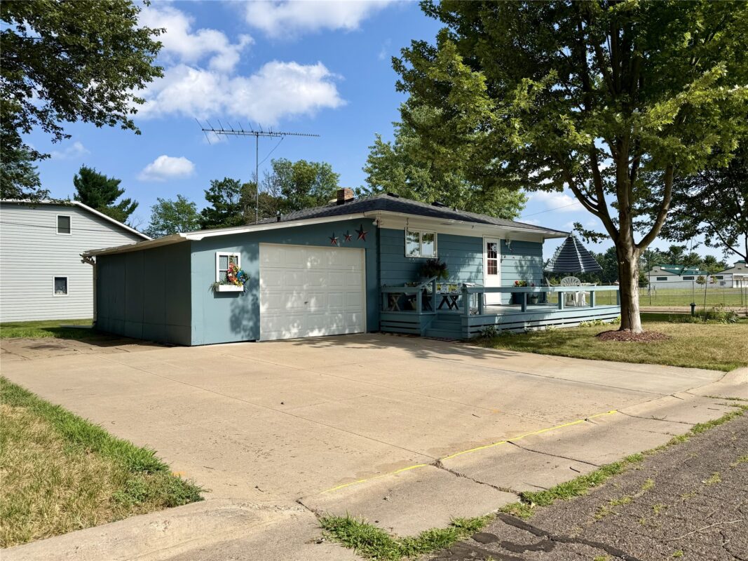 404 Edward Street, Chippewa Falls WI 54729 - Residential house for sale - MLS #1603683 - image2