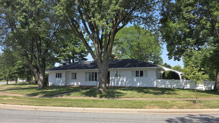 404 W MacArthur Avenue 