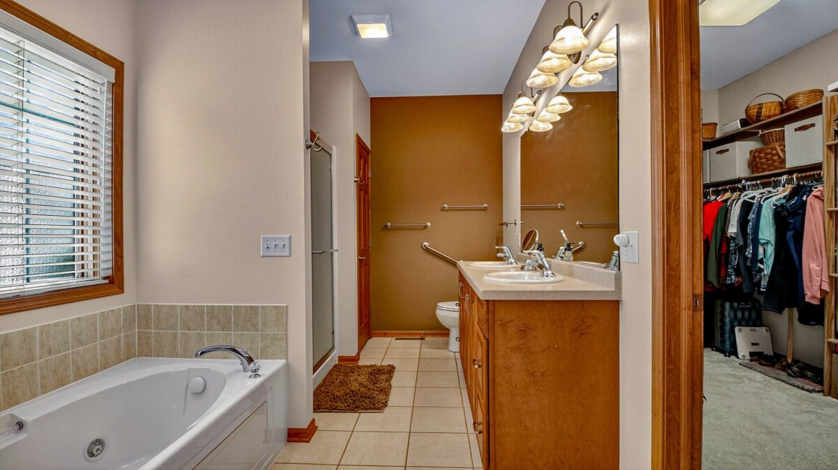 4244 Mill Ridge Circle, Eau Claire WI 54703 - Residential house for sale - MLS #1602030 - image29