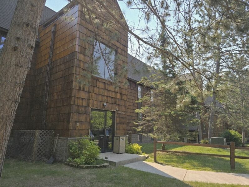 42950 Lakewoods Drive