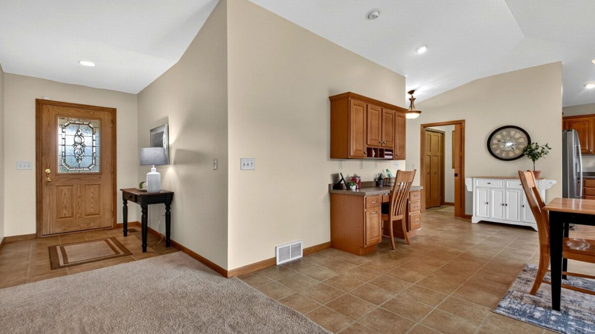 4409 Echo Valley Drive, Eau Claire WI 54701 - Residential house for sale - MLS #1600945 - image2