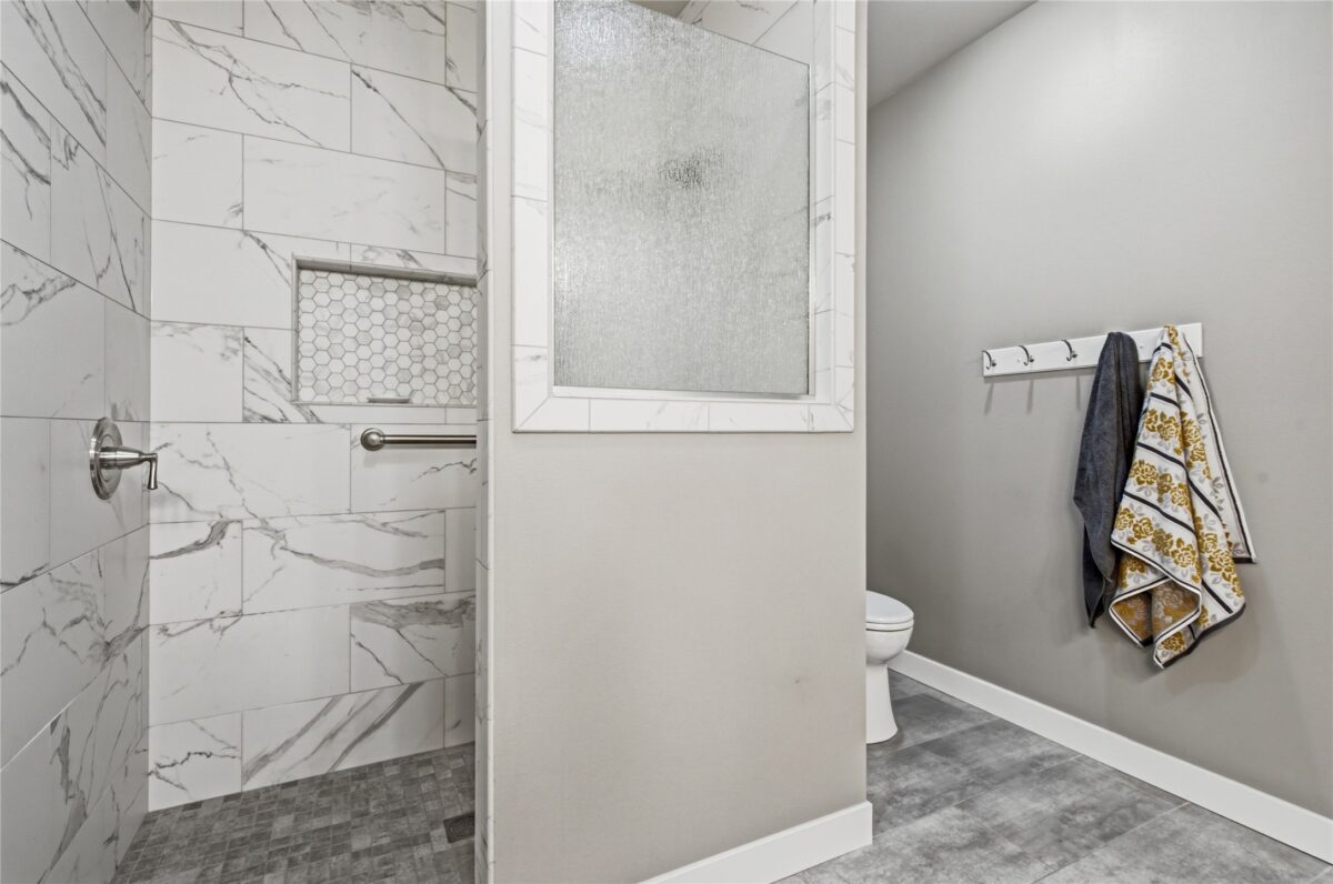 4523 Village Oaks Circle, Eau Claire WI 54701 - Residential house for sale - MLS #1602689 - image21